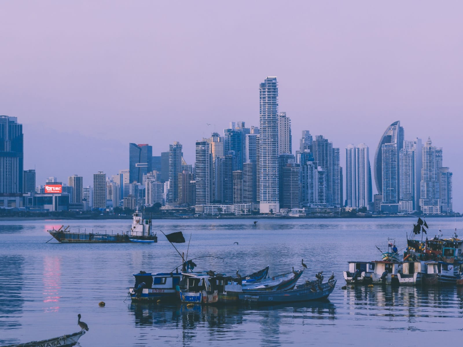 Panorama de Panama City au coucher du soleil