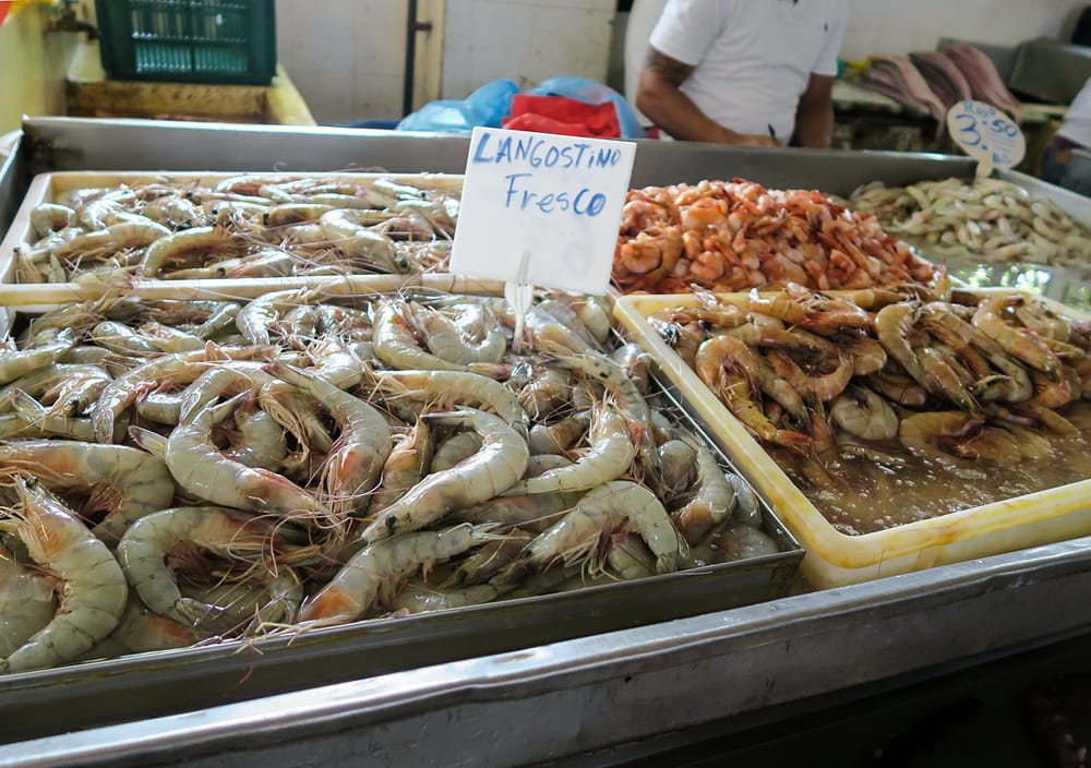 Fruits de mer frais sur un marché du Panama