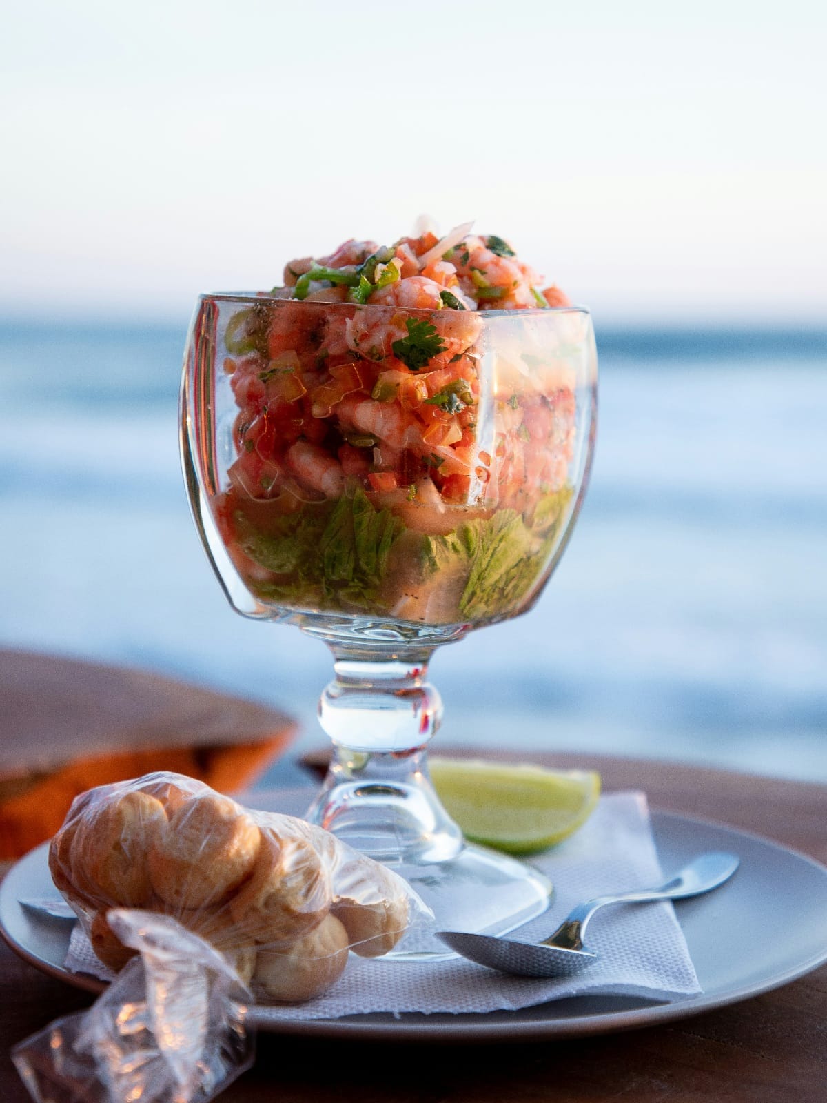 Ceviche de fruits de mer au bord de la côte